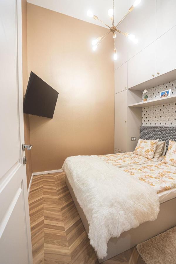 Luxury Gold 2 Bedroom Apartment Budapest Exterior photo
